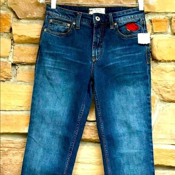 FREE PEOPLE EMBROIDERED ANKLE SKINNY JEANS XS (or Jr’s) NWT - Picture 5 of 16